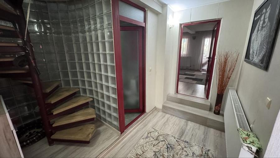 Casă cu 4 camere în Bârnova
