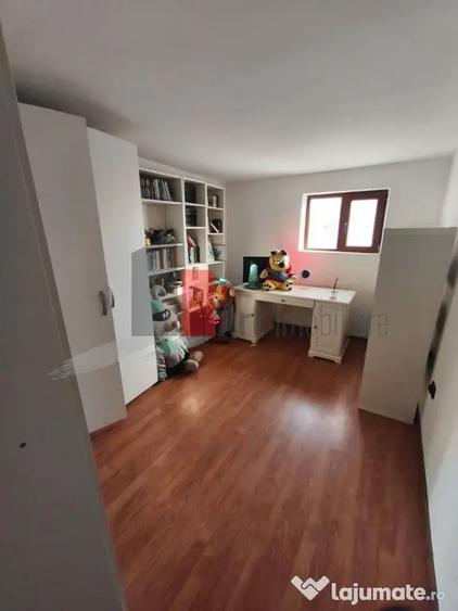 Casă cu 4 camere cu Teren 150 Mp în Giulești