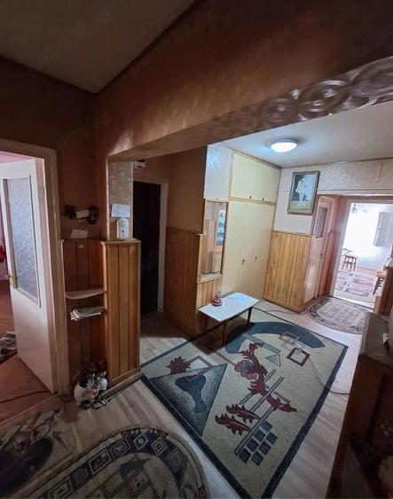Apartament cu 4 camere decomandat în Central
