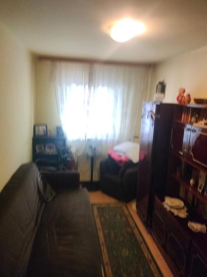 Apartament cu 3 camere decomandat în Drumul Taberei
