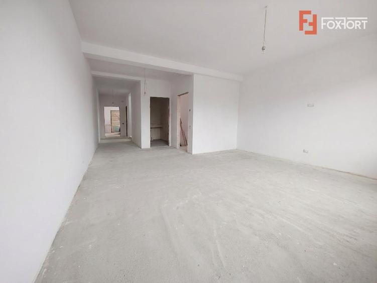 Duplex cu 4 camere semidecomandat cu Canalizare în Giroc
