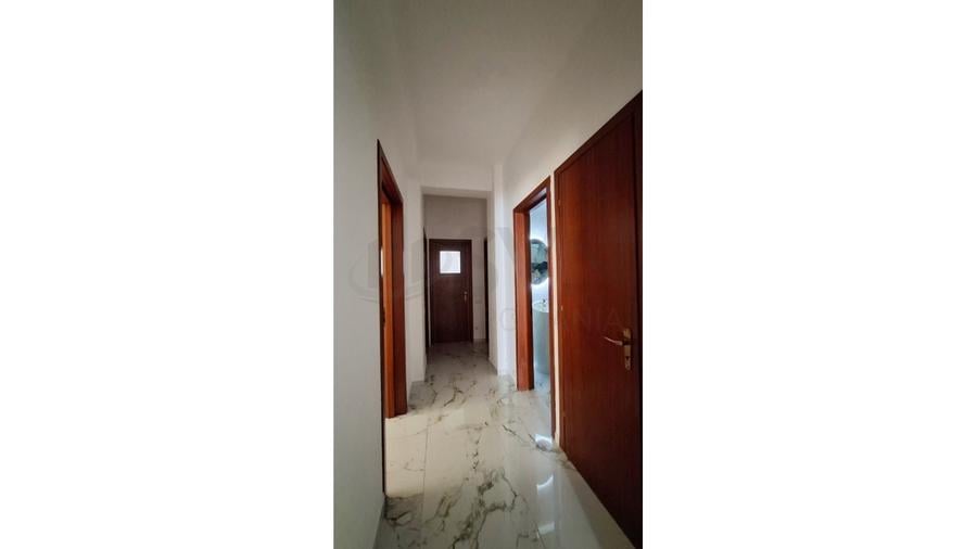 Apartament cu 4 camere decomandat, mobilat în Primăverii