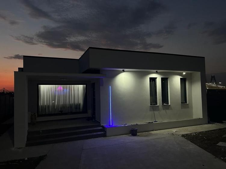 Casă cu 3 camere în Agigea