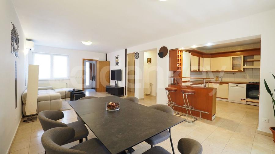 Duplex cu 5 camere cu Canalizare în Iancu Nicolae