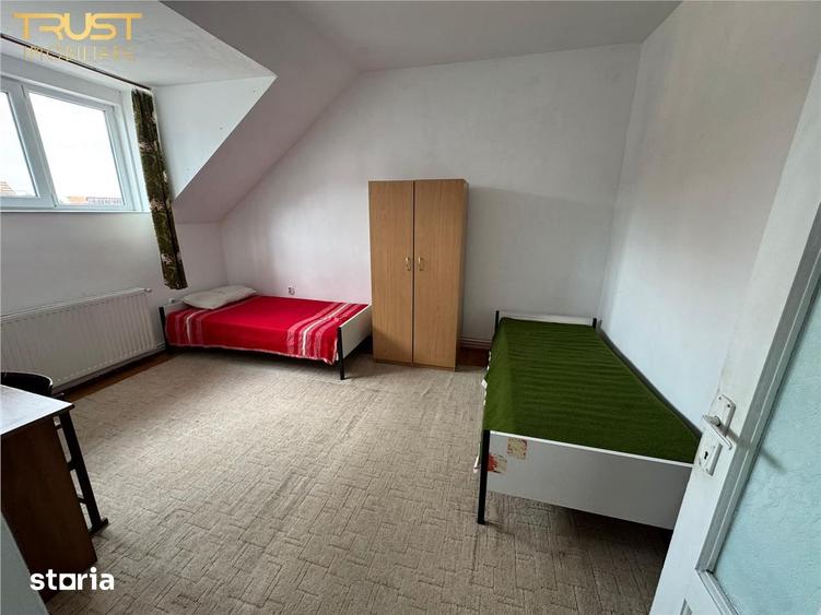 Casă cu 8 camere cu Teren 276 Mp în Zorilor