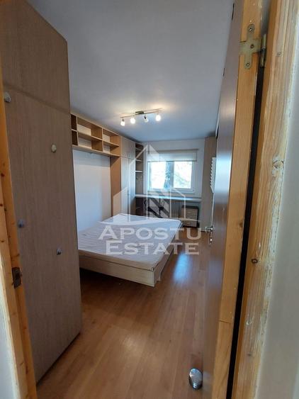 Apartament cu 3 camere semidecomandat în Dacia