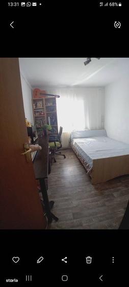 Apartament cu 4 camere decomandat în Est
