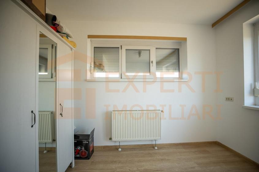 Casă individuală cu 6 camere cu Canalizare în Năvodari
