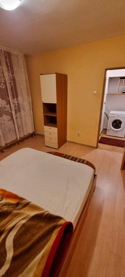 Apartament cu 2 camere decomandat în Podu Roș