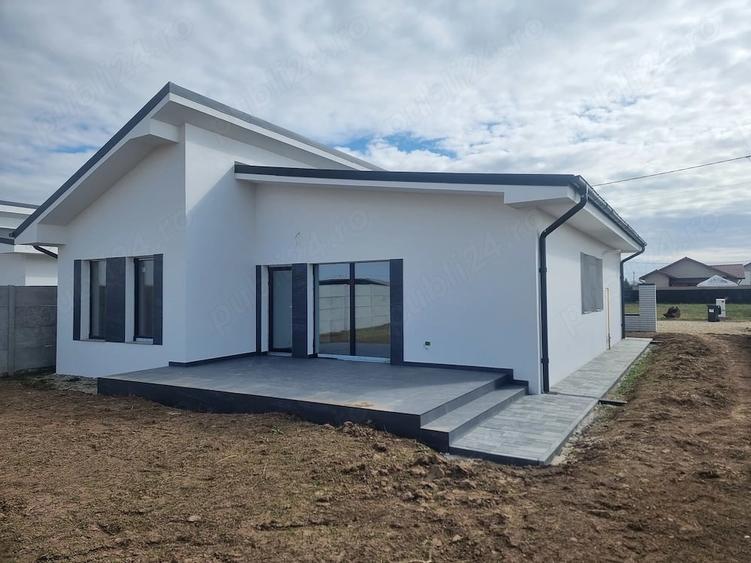 Casă cu 7 camere cu Teren 500 Mp în Sântandrei