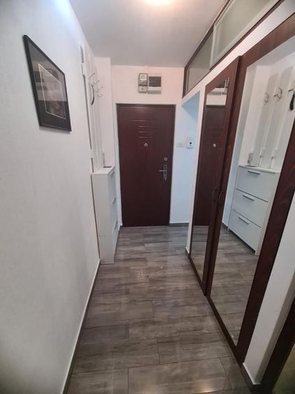 Apartament cu 2 camere nedecomandat în Km 4