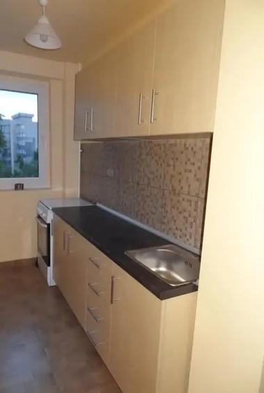 Apartament cu 2 camere decomandat, mobilat în Victoriei