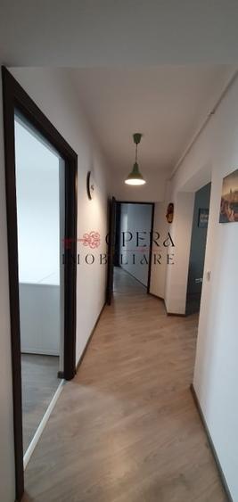 Apartament cu 3 camere decomandat, mobilat în Cug