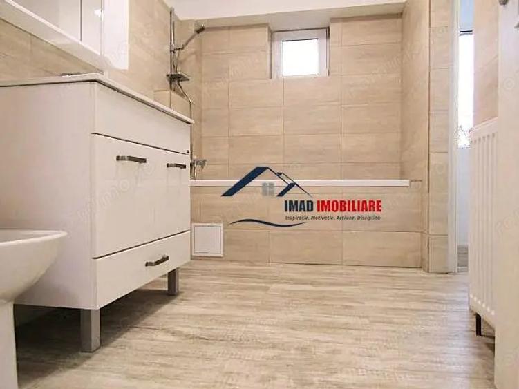 Apartament cu 4 camere decomandat în Micro 3