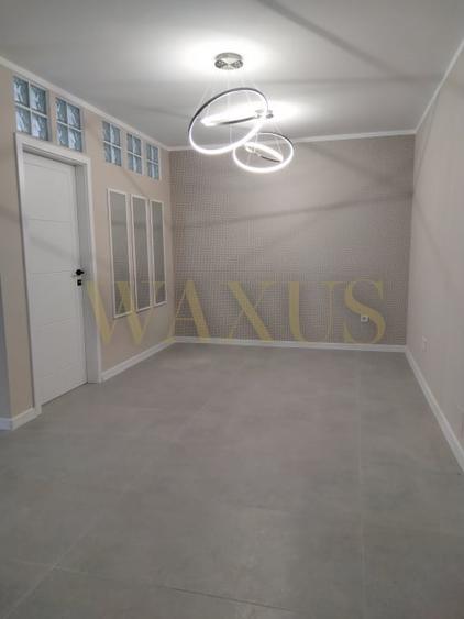Apartament cu 3 camere semidecomandat în Florești — fotografia 1