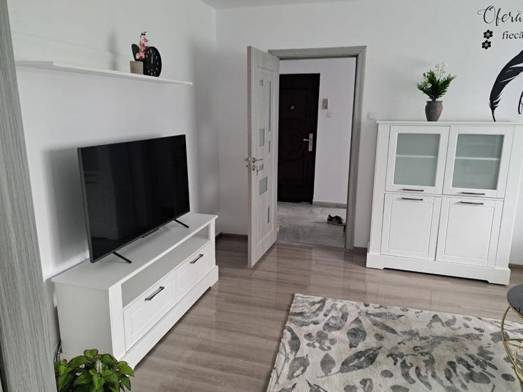 Apartament cu 2 camere decomandat în Exterior Vest