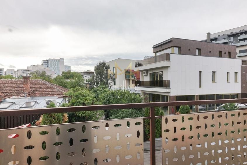 Apartament cu 2 camere semidecomandat, mobilat în Central