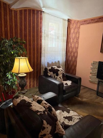 Apartament cu 3 camere decomandat în P-ța Unirii