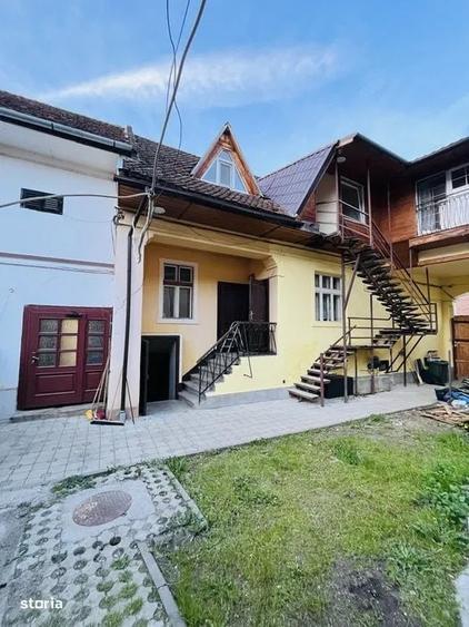 Casă cu 6 camere cu Teren 272 Mp în Central