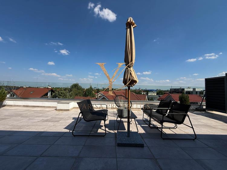 Apartament cu 3 camere semidecomandat în Sisești