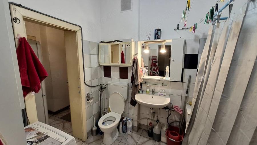 Apartament cu 3 camere semidecomandat în Basarab