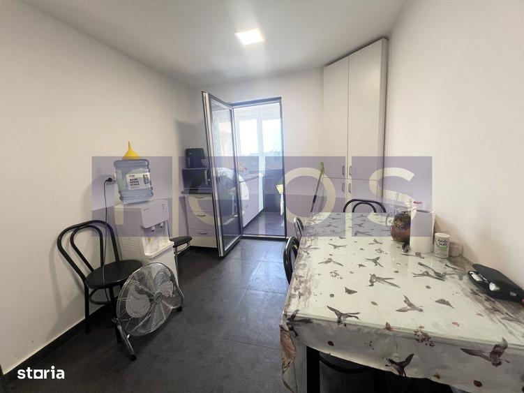 Apartament cu 4 camere semidecomandat în Crângași