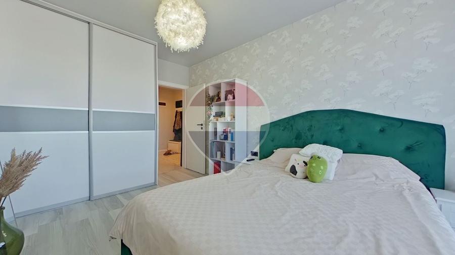 Apartament cu 3 camere semidecomandat, mobilat în Zorilor