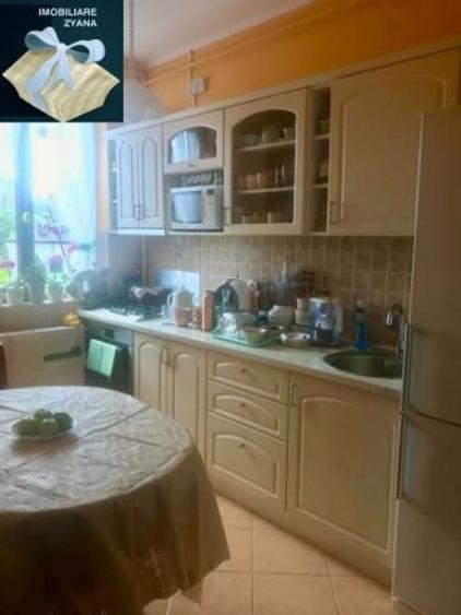 Apartament cu 3 camere decomandat în Dămăroaia