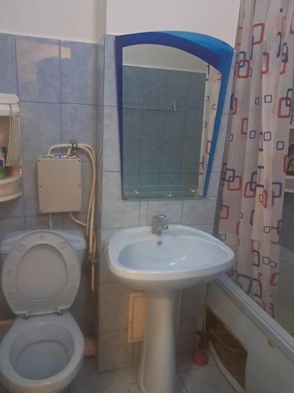 Apartament cu 2 camere semidecomandat în Berești
