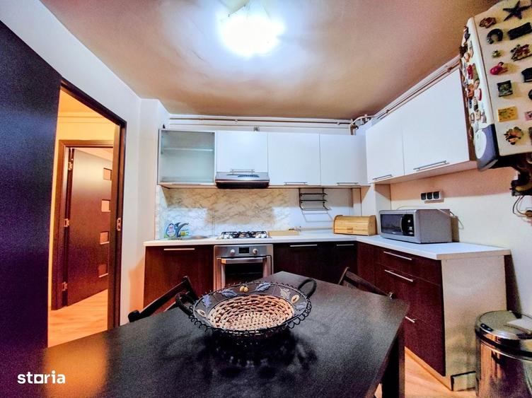 Apartament cu 3 camere în Girocului