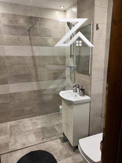 Apartament cu 3 camere decomandat, mobilat în Ultracentral
