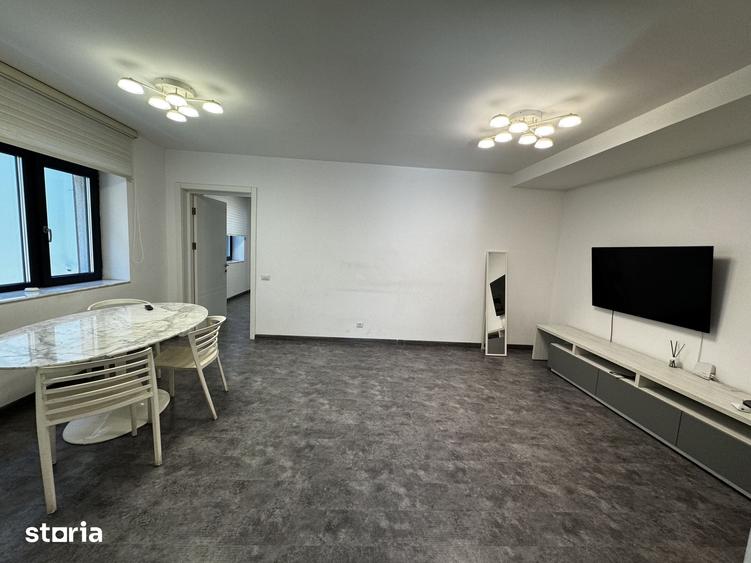 Casă cu 9 camere cu Teren 130 Mp în Centrul Civic