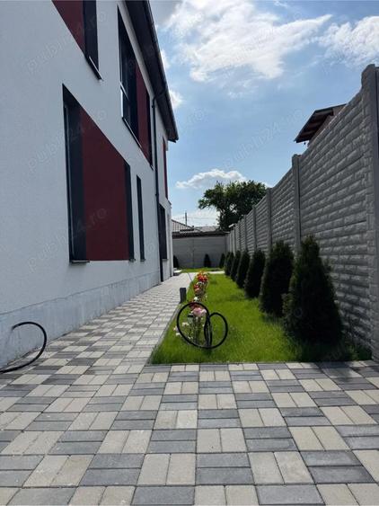 Casă cu 4 camere cu Teren 250 Mp în Central
