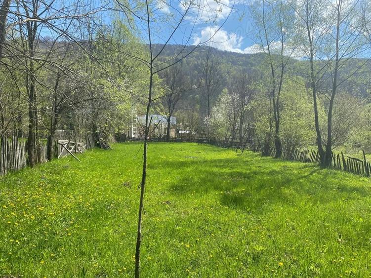 Teren de 1220 mp, în Teșila