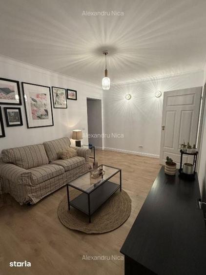 Apartament cu 3 camere semidecomandat în Drumul Taberei