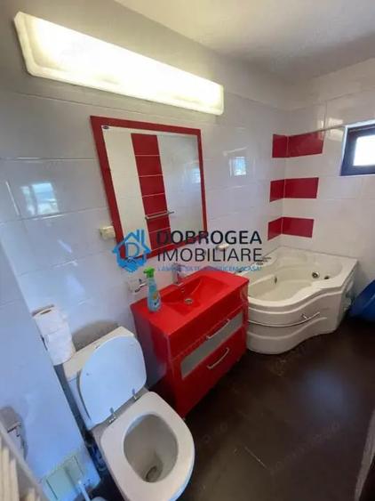 Apartament cu 3 camere decomandat în Păcii
