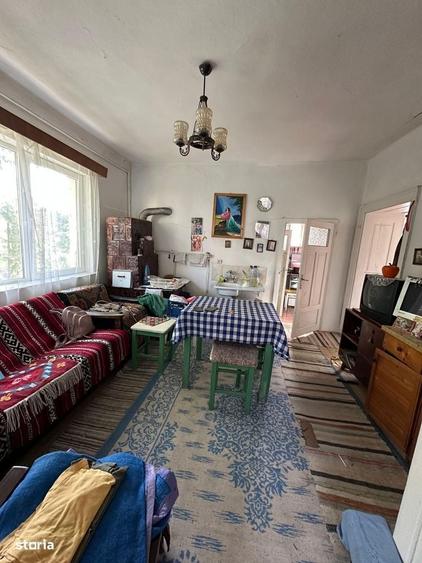 Casă cu 2 camere cu Teren 684 Mp în Central