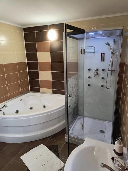 Casă cu 4 camere cu Teren 500 Mp în Central