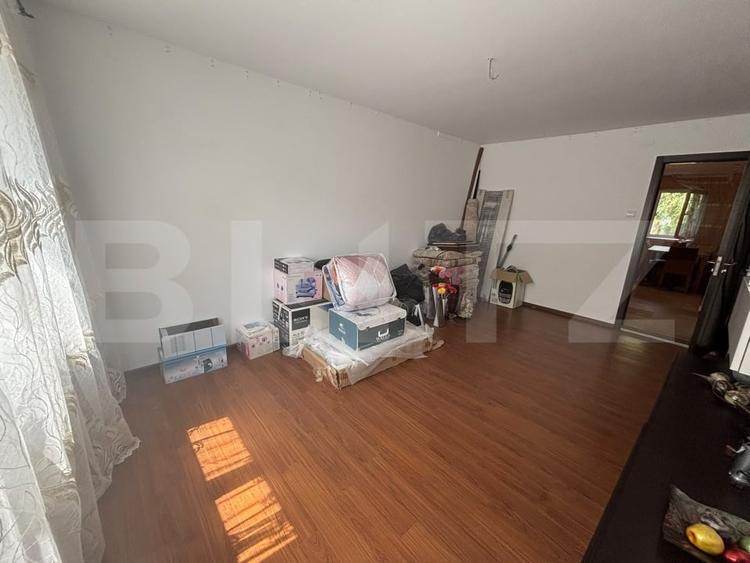 Apartament cu 3 camere decomandat, mobilat în Micro 11
