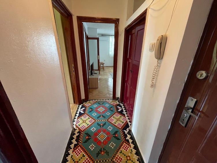 Inchiriere apartament 3 camere 1 Mai Domenii - 2