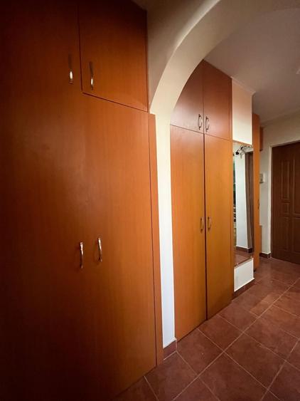 Apartament cu 2 camere decomandat în Confecții