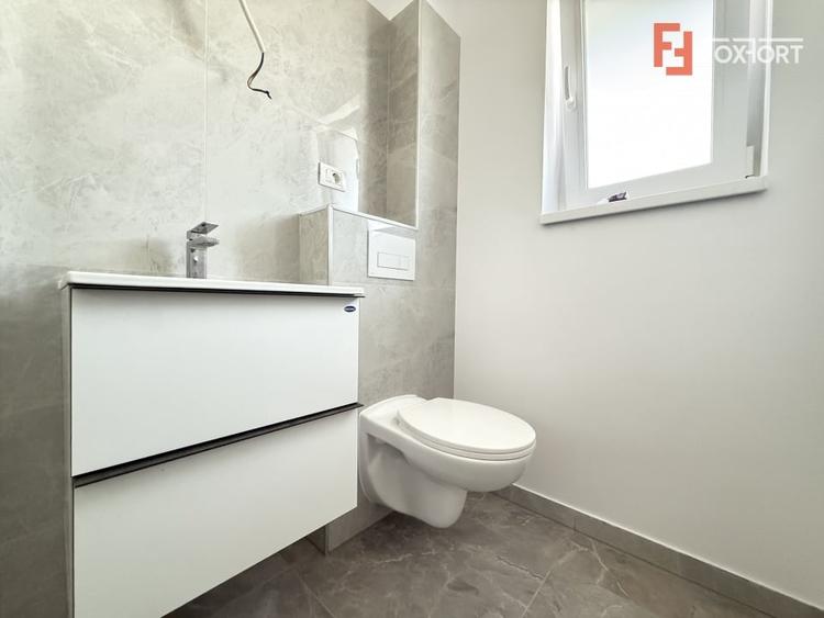 Duplex cu 4 camere cu Canalizare în Săcălaz
