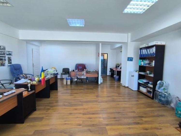 Birou, de 55 mp, în Central