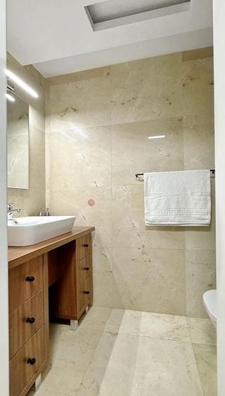 Apartament cu 3 camere decomandat, mobilat în Poiana Brașov
