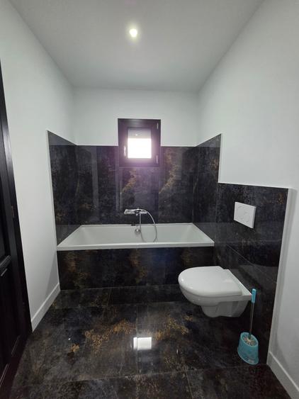 Casă individuală cu 5 camere cu Teren 2867 Mp în Exterior Vest