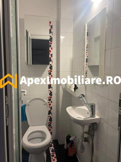 Apartament cu 3 camere semidecomandat în Ozana
