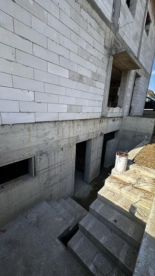 Casă cu 4 camere în Chinteni