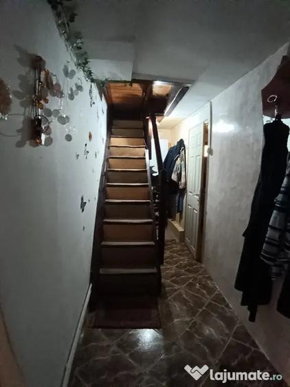 Casă cu 4 camere cu Teren 2300 Mp în Valea Borcutului