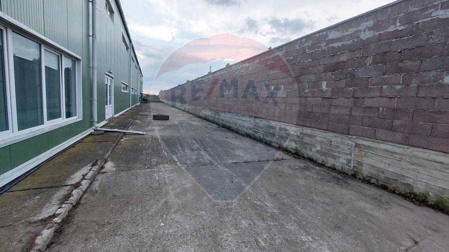 Spațiu comercial, de 880 mp, în Muntenii de Jos