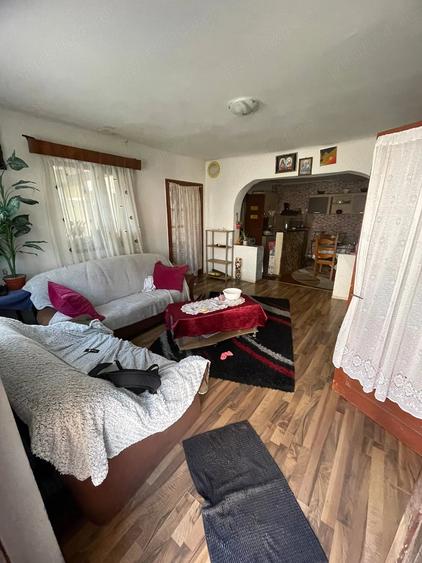 Casă cu 5 camere cu Teren 750 Mp în Central